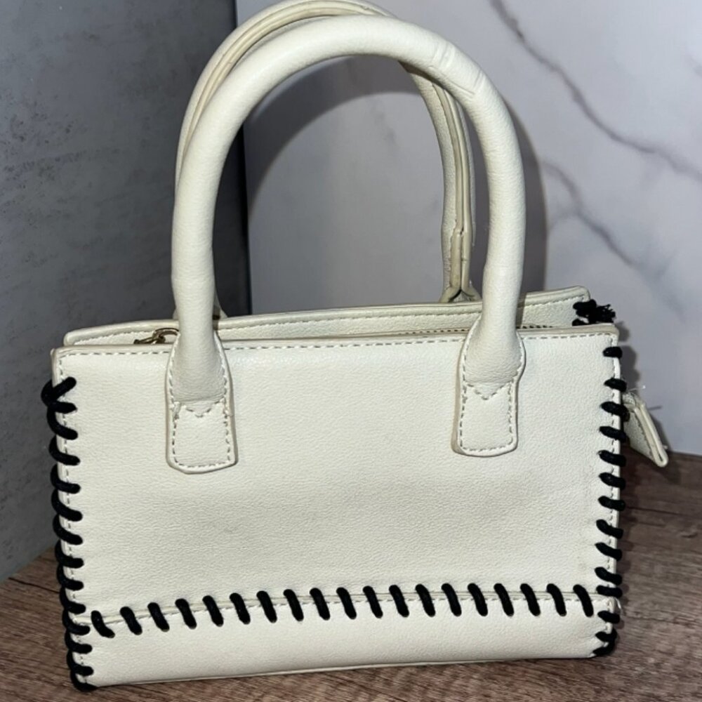 Charming Charlie Small White Purse - Picture 6 of 6